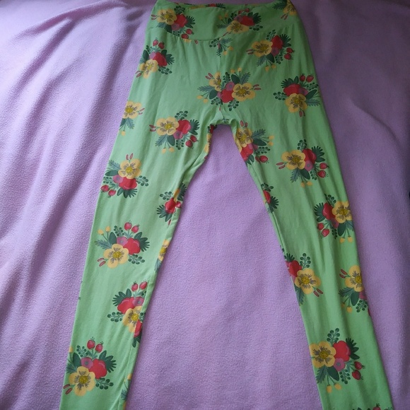 Brand New LulaRoe Leggngs OS - Bundle for a Dscount